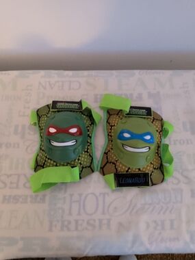 Teenage Mutant Nija Turtles Knee/Elbow Pads Nickelodeon 2014 Viacom